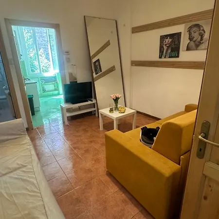 Near Center Entire 2 Bedroom * Genua